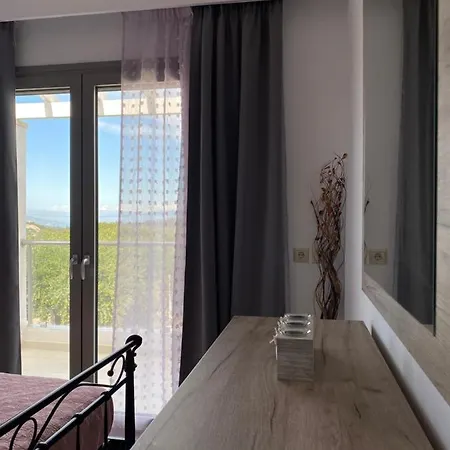 Mariana * Kouramaditika