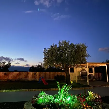 Mariana Kouramaditika