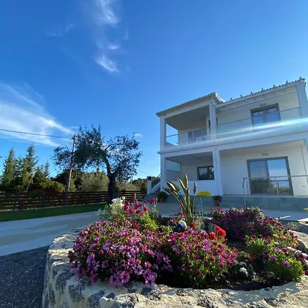 Marianna's House Kouramaditika